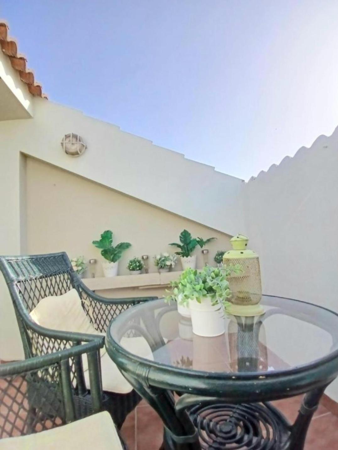 New City Penthouse Near Beach With Sunny Balcony ฟูเอนฮิโรลา ภายนอก รูปภาพ