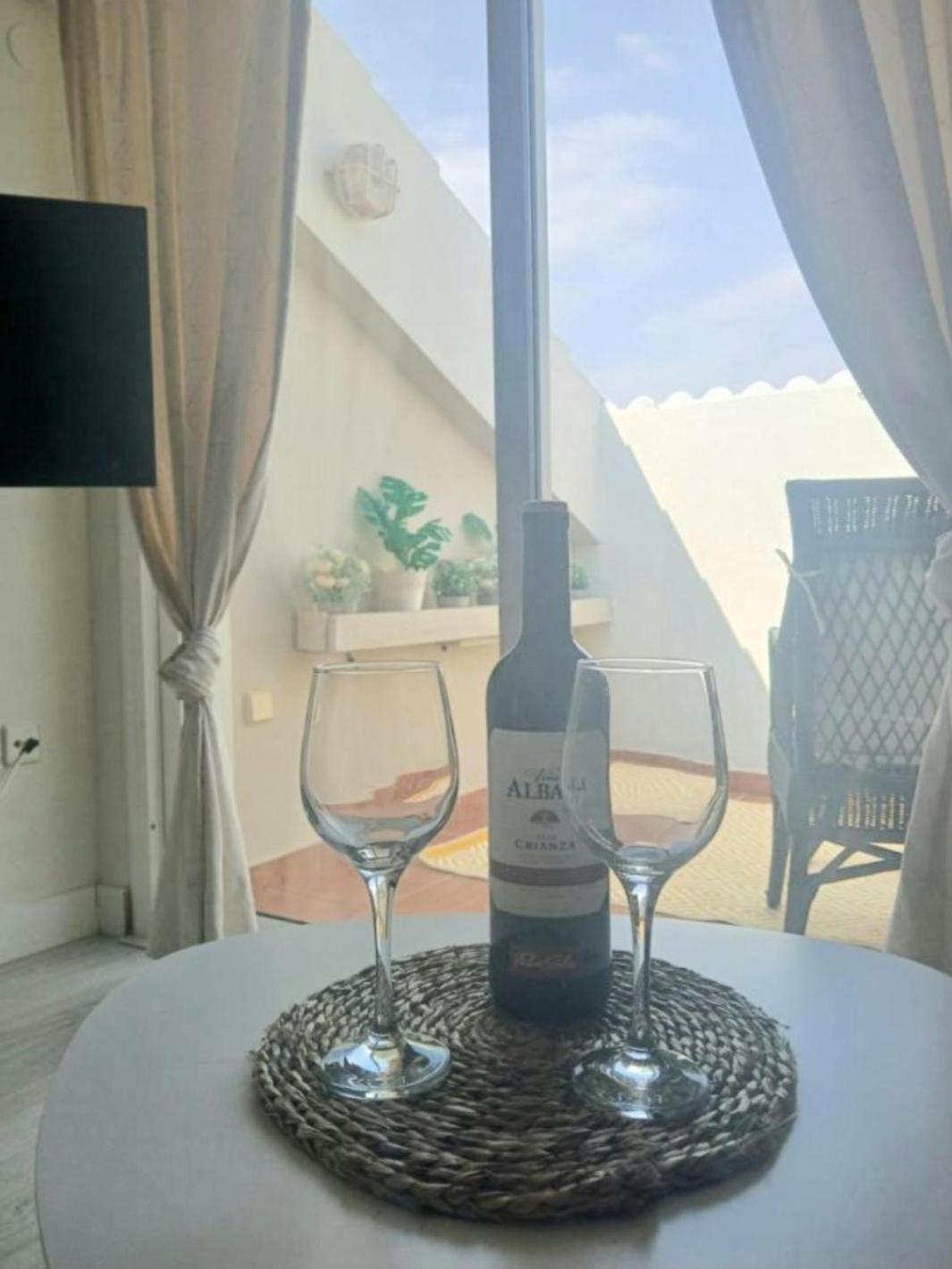 New City Penthouse Near Beach With Sunny Balcony ฟูเอนฮิโรลา ภายนอก รูปภาพ
