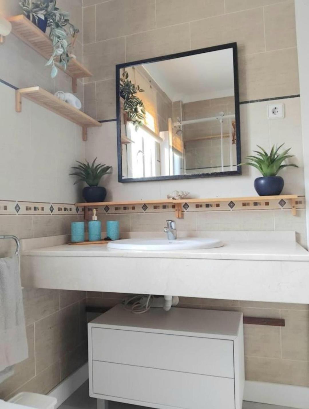New City Penthouse Near Beach With Sunny Balcony ฟูเอนฮิโรลา ภายนอก รูปภาพ